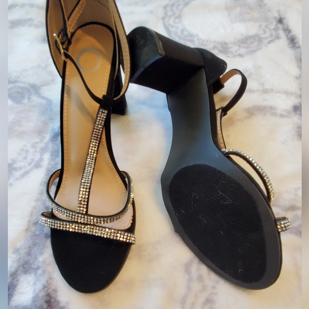 Journee Collection strappy sandal. NWOT